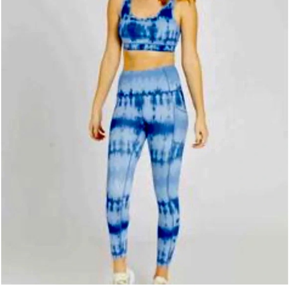 AS REVIVAL LEGGINGS, NEVER WORN, NO TAGS!